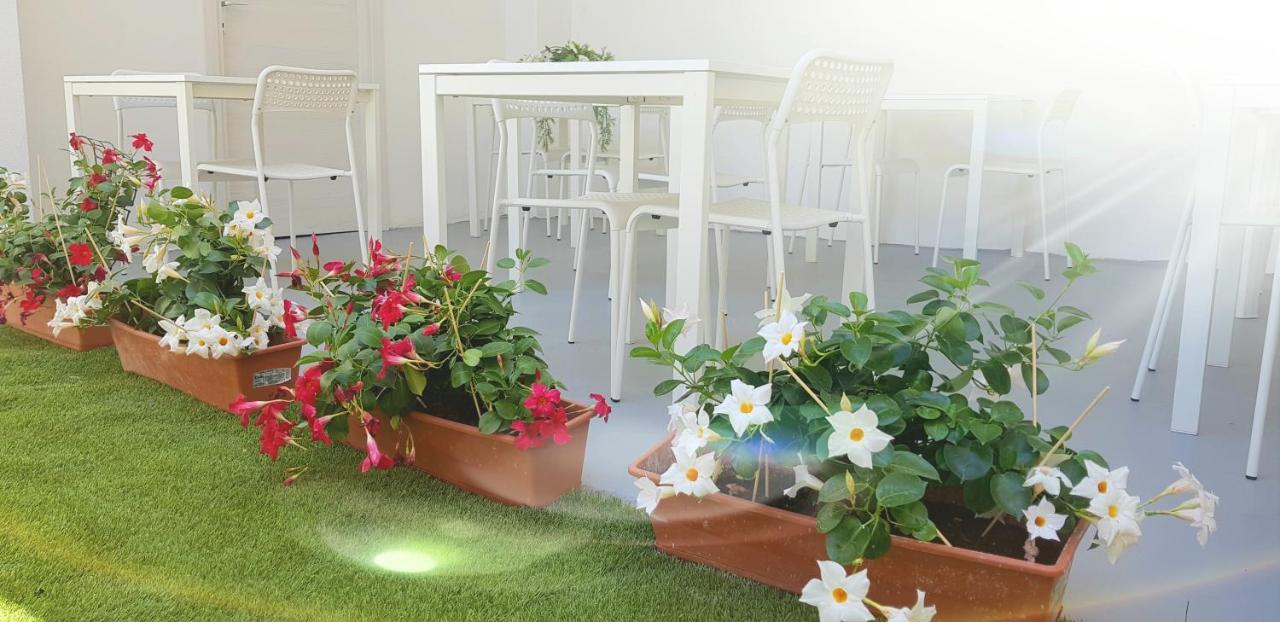 La Smeralda - Boutique Rooms And Breakfast Golfo Aranci Zewnętrze zdjęcie