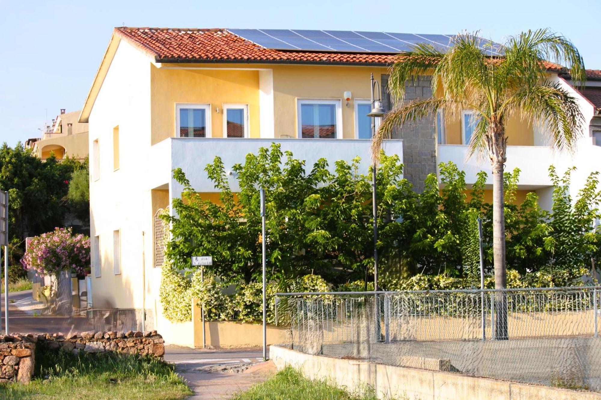 La Smeralda - Boutique Rooms And Breakfast Golfo Aranci Zewnętrze zdjęcie