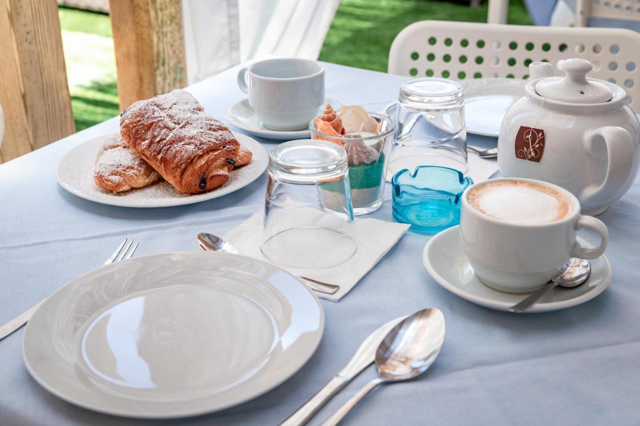 La Smeralda - Boutique Rooms And Breakfast Golfo Aranci Zewnętrze zdjęcie